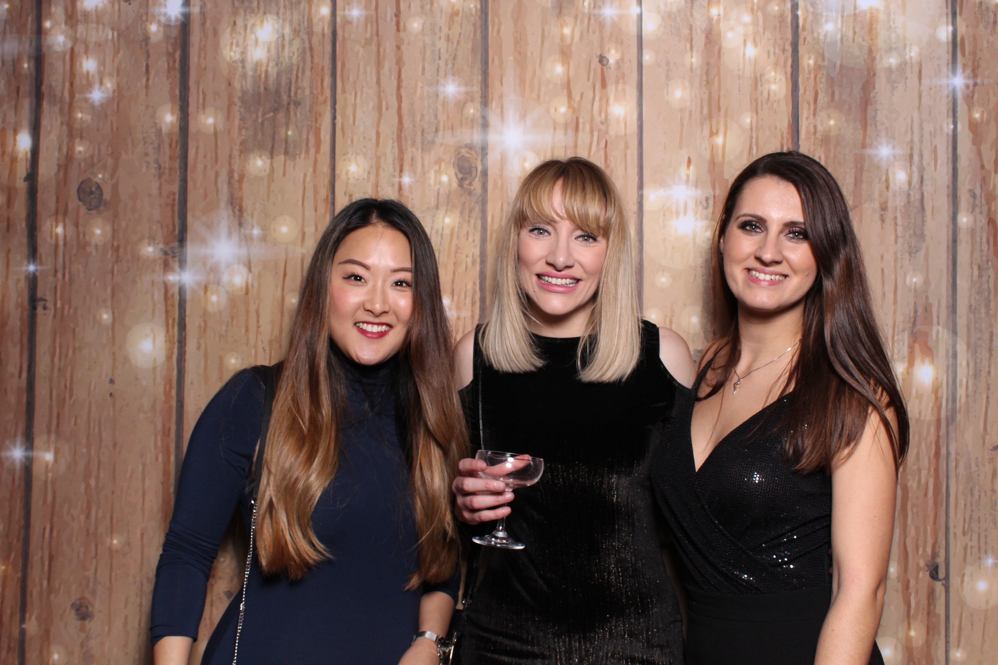 Tes Christmas party  | View more photos from the event at gallery.magicimages.uk/u/MagicImages/Tes-Christmas-party
